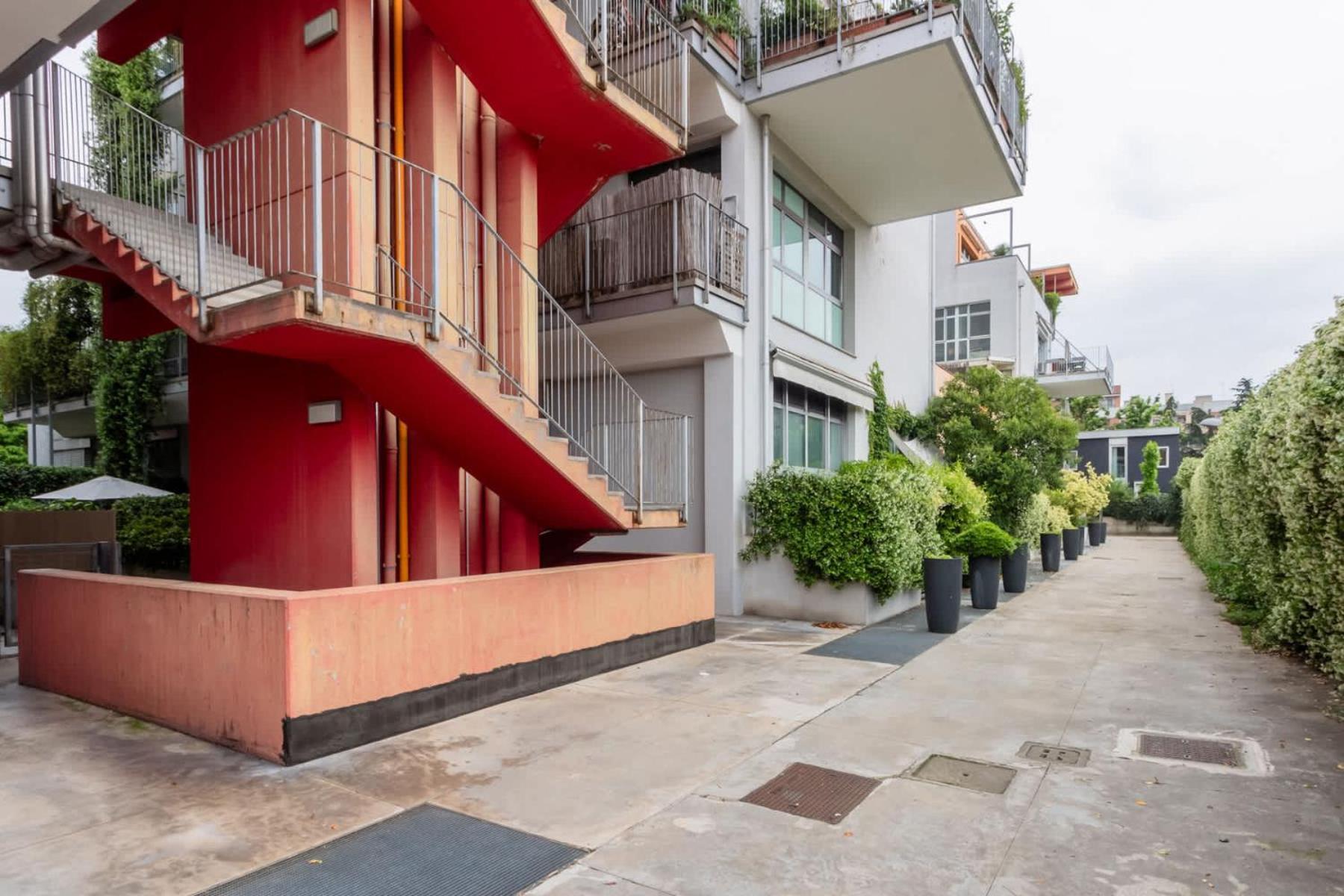 Homeby, Stylish With Balcony