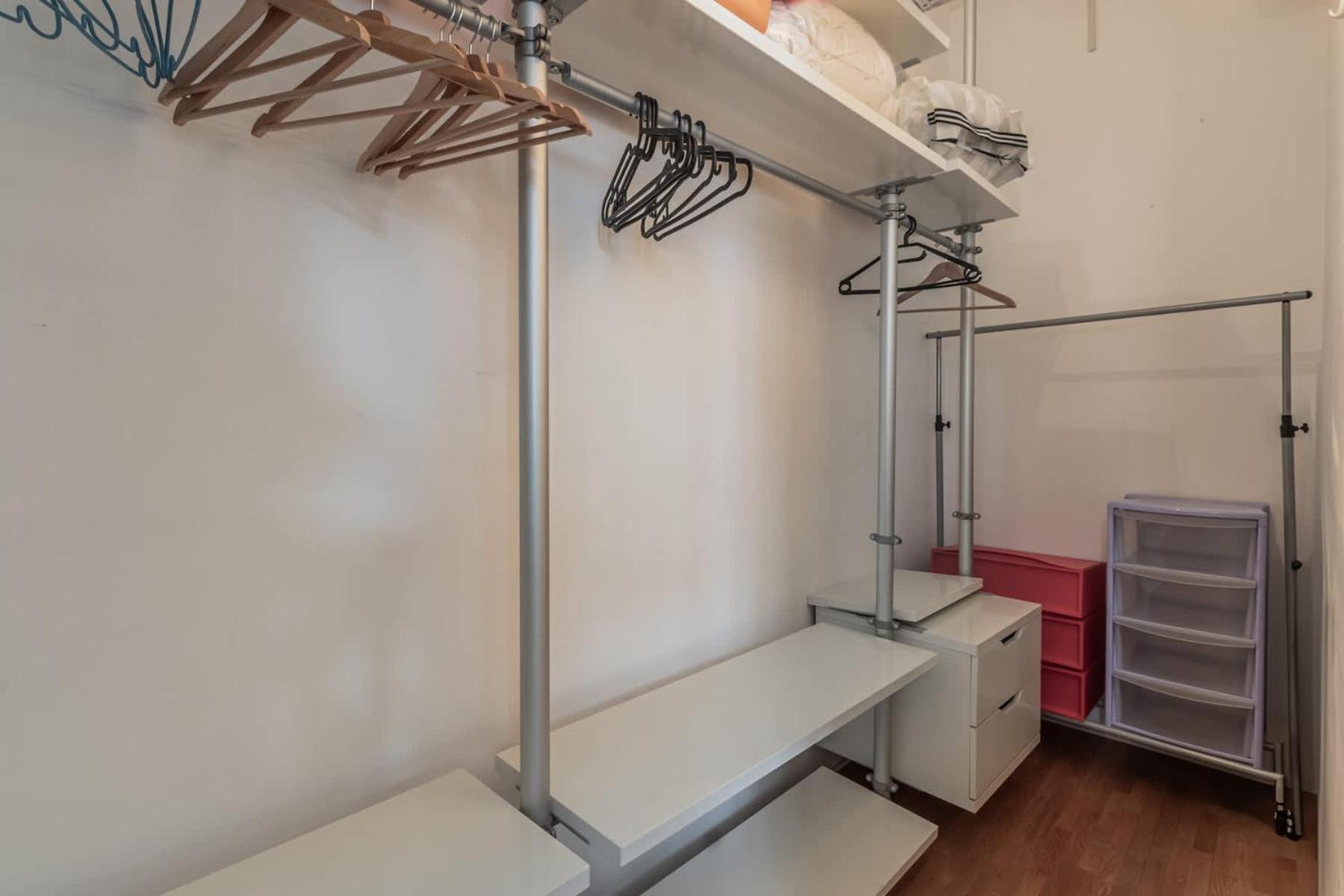 Homeby, Stylish With Balcony *