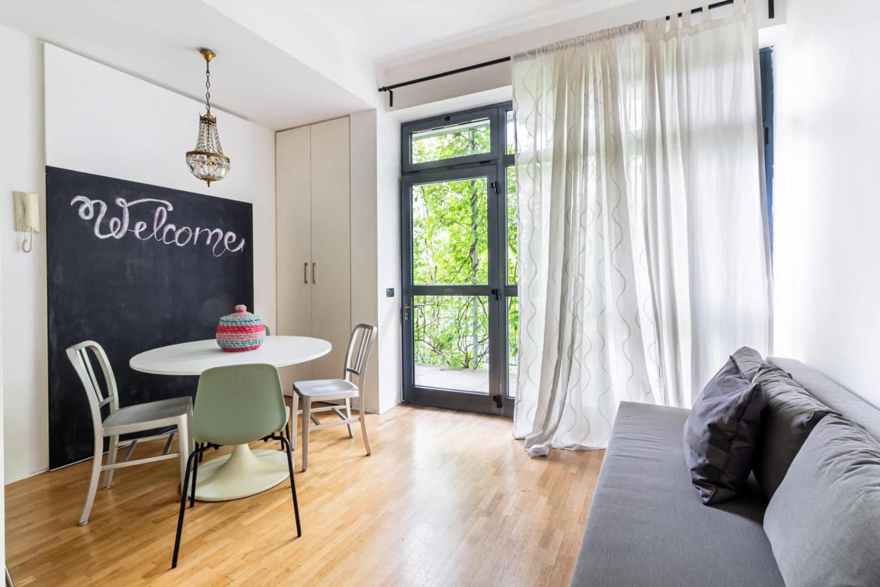Homeby, Stylish With Balcony